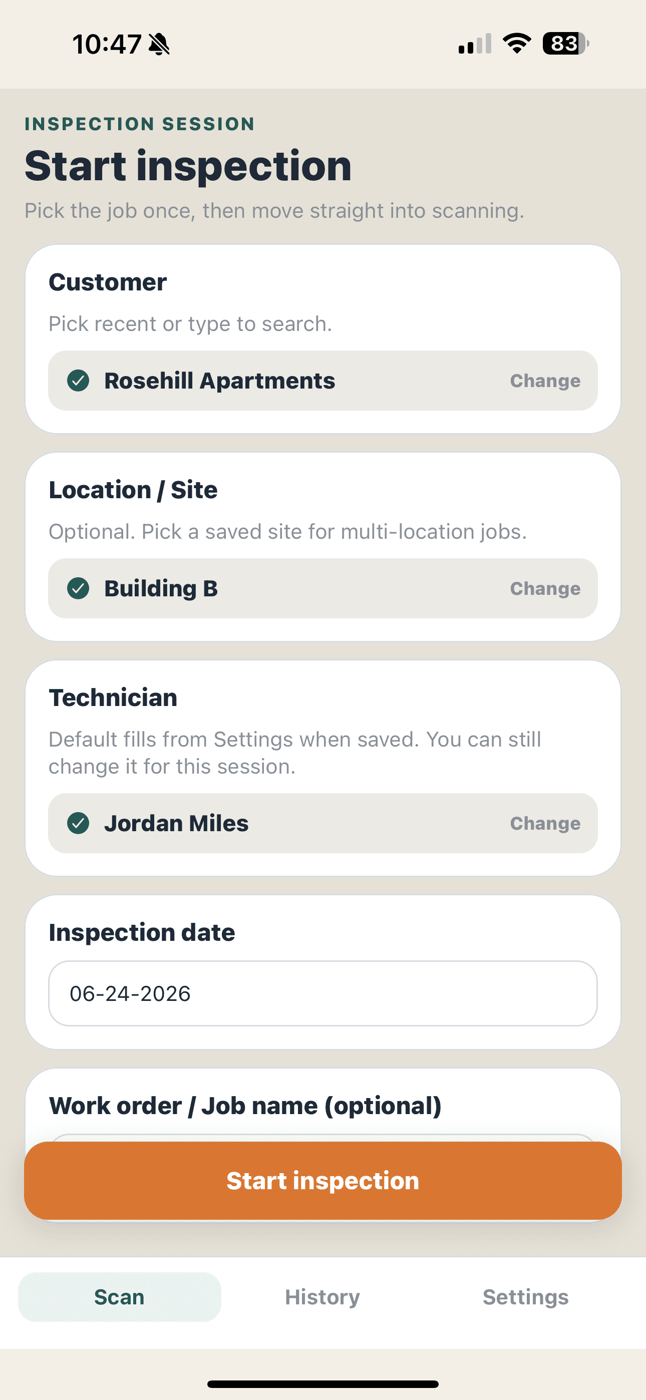 Extinguisher Scanner start inspection screen with customer, location, technician, and date fields